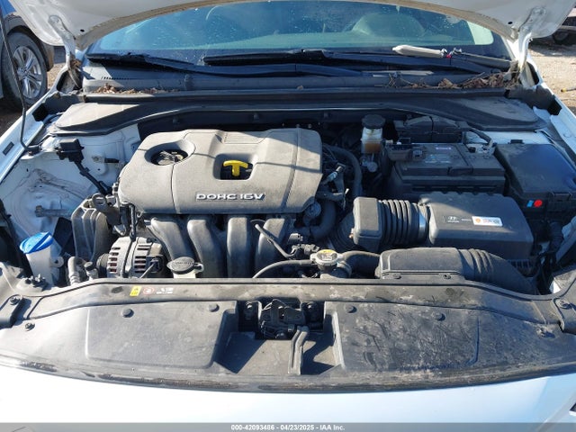 5NPD84LF9JH228617 Hyundai ELANTRA SEL