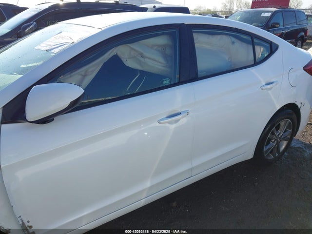 5NPD84LF9JH228617 Hyundai ELANTRA SEL