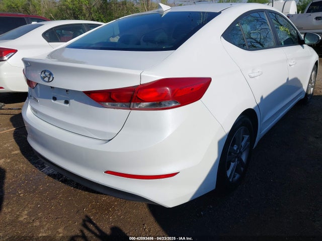 5NPD84LF9JH228617 Hyundai ELANTRA SEL
