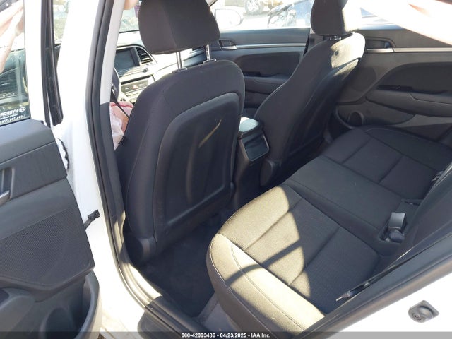 5NPD84LF9JH228617 Hyundai ELANTRA SEL