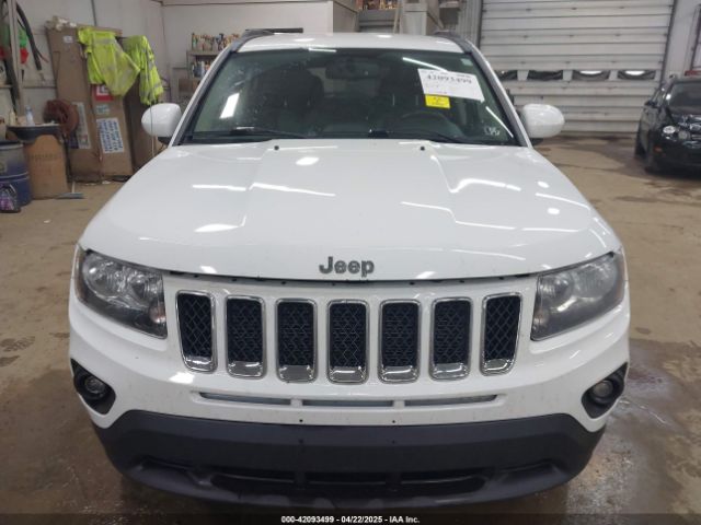 1C4NJDEBXGD586763 Jeep Compass Latitude