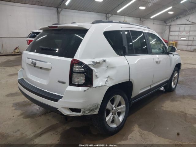 1C4NJDEBXGD586763 Jeep Compass Latitude