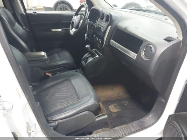 1C4NJDEBXGD586763 Jeep Compass Latitude