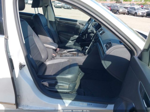 1VWBT7A32GC063821 Volkswagen Passat 1.8t Se