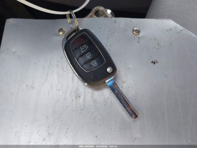 KM8J33A43JU689679 Hyundai TUCSON SEL
