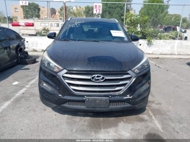 KM8J33A43JU689679 Hyundai TUCSON SEL