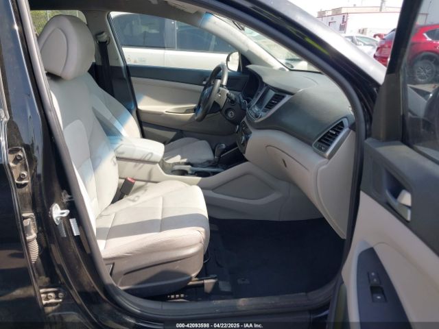 KM8J33A43JU689679 Hyundai TUCSON SEL