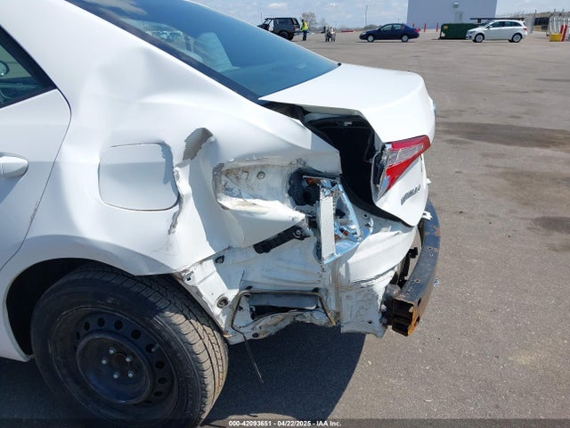 2T1BURHE8GC485702 Toyota COROLLA LE