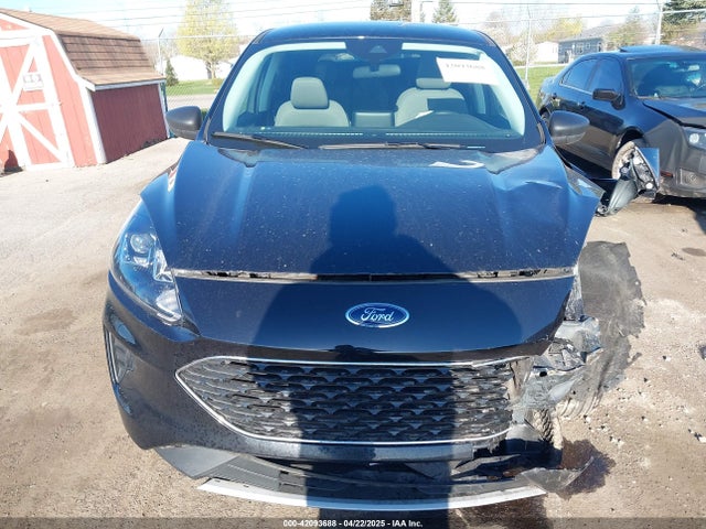 1FMCU9G68NUC01253 Ford ESCAPE SE