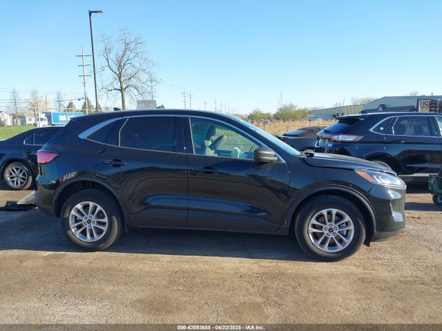 1FMCU9G68NUC01253 Ford ESCAPE SE