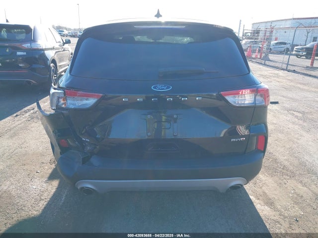 1FMCU9G68NUC01253 Ford ESCAPE SE