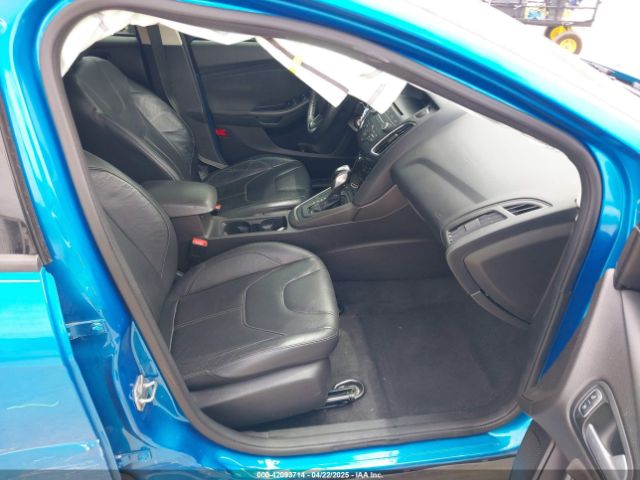1FADP3K28FL366086 Ford FOCUS SE