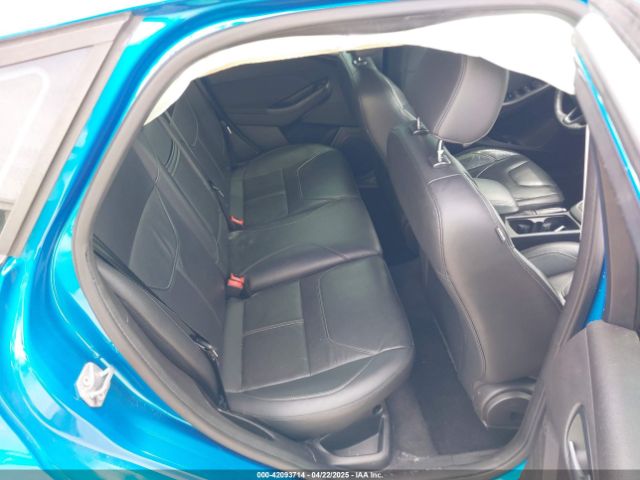 1FADP3K28FL366086 Ford FOCUS SE