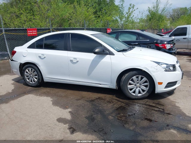 1G1PA5SH5E7218650 Chevrolet Cruze Ls Auto