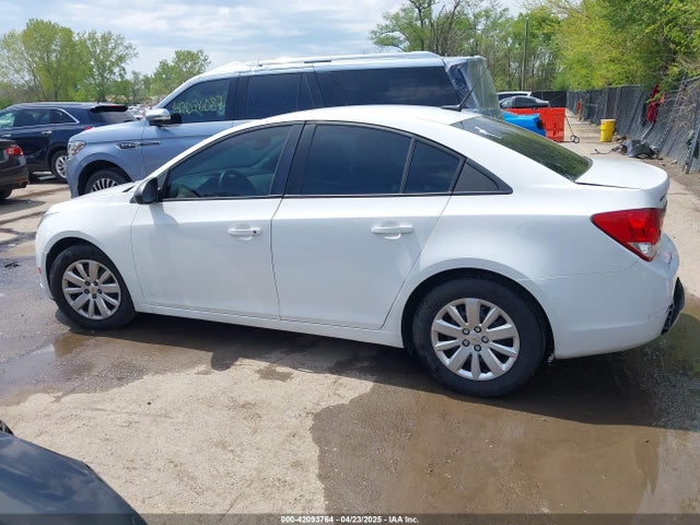 1G1PA5SH5E7218650 Chevrolet Cruze Ls Auto