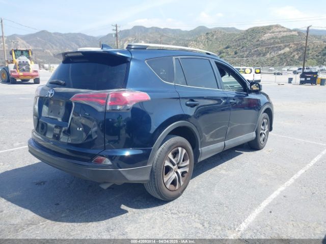 JTMZFREV1HJ135976 Toyota RAV4 LE