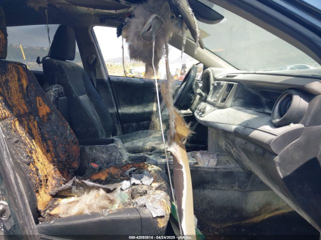 JTMZFREV1HJ135976 Toyota RAV4 LE