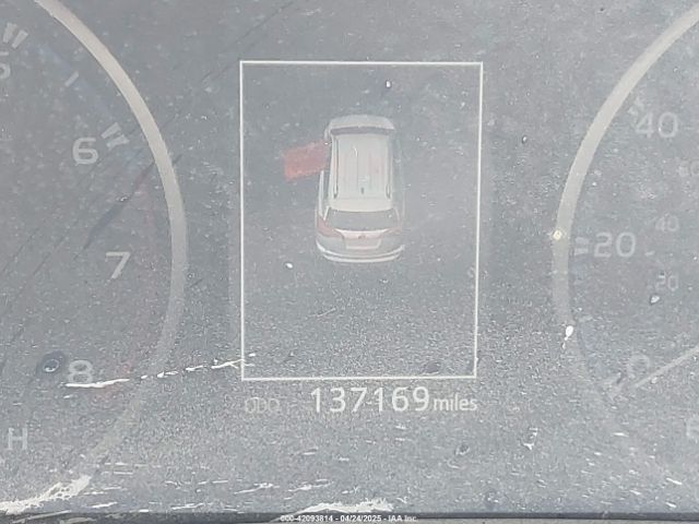 JTMZFREV1HJ135976 Toyota RAV4 LE