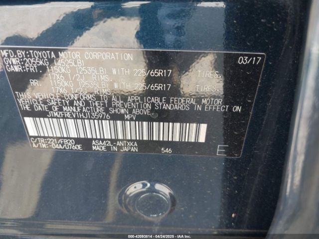 JTMZFREV1HJ135976 Toyota RAV4 LE