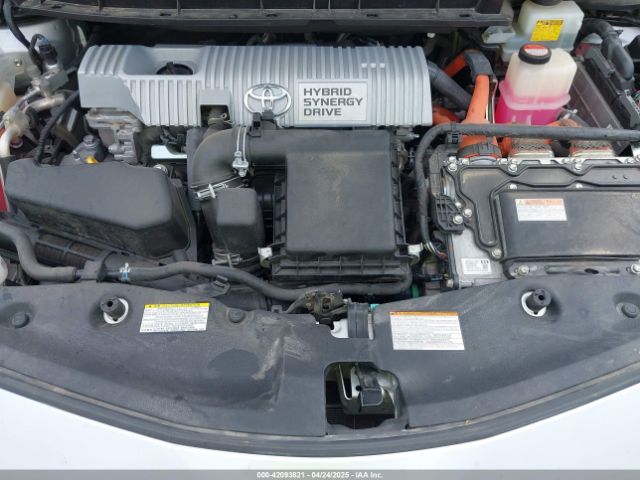 JTDZN3EU2FJ038659 Toyota Prius V Four