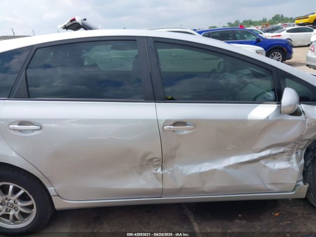 JTDZN3EU2FJ038659 Toyota Prius V Four