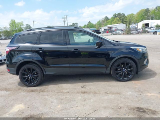 1FMCU0GD4HUE44010 Ford ESCAPE SE