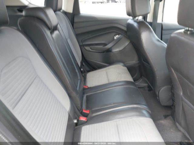 1FMCU0GD4HUE44010 Ford ESCAPE SE