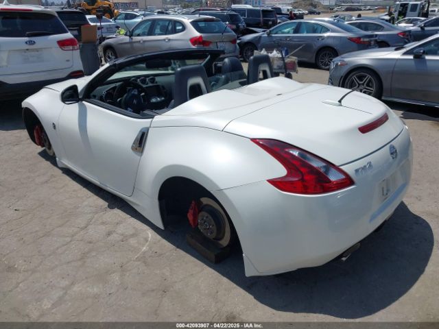 2018 NISSAN 370Z JN1AZ4FH7JM520112 Photo 2