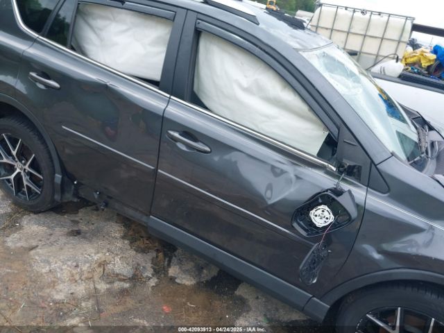 JTMNFREV5GD081318 Toyota RAV4 SE