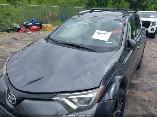 JTMNFREV5GD081318 Toyota RAV4 SE