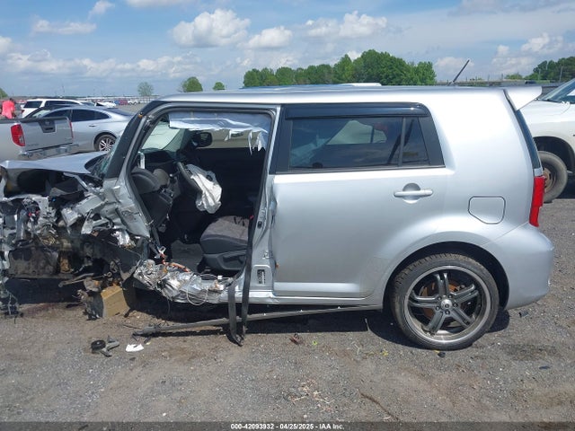 Scion XB 2014 JTLZE4FE0EJ054892 Image 15