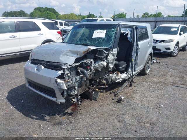 Scion XB 2014 JTLZE4FE0EJ054892 Image 2