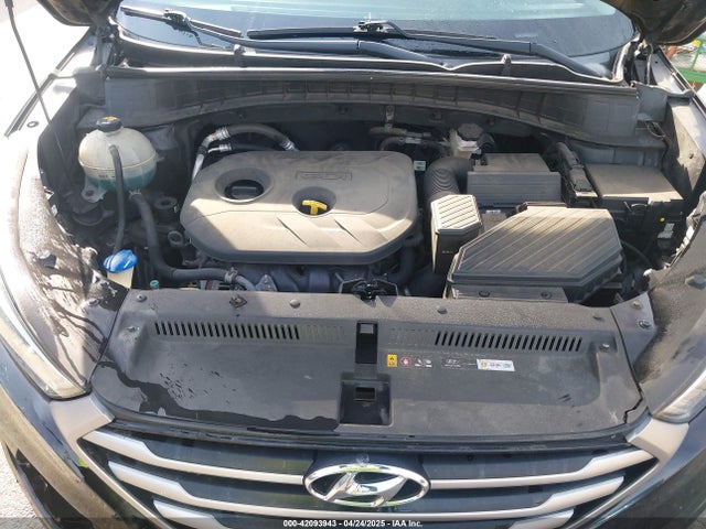 KM8J23A49HU261130 Hyundai TUCSON SE