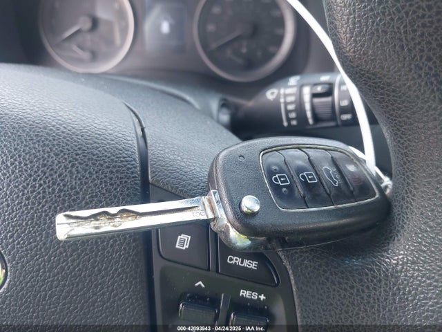 KM8J23A49HU261130 Hyundai TUCSON SE