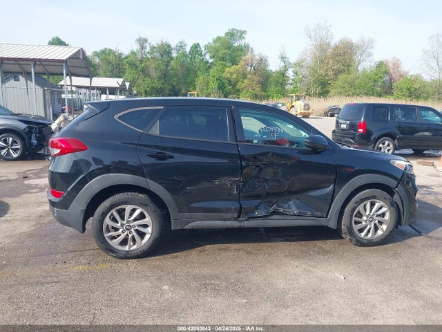 KM8J23A49HU261130 Hyundai TUCSON SE