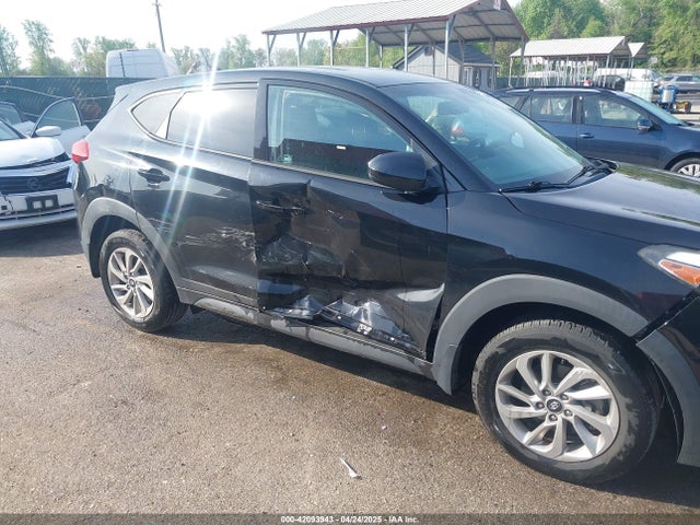 KM8J23A49HU261130 Hyundai TUCSON SE