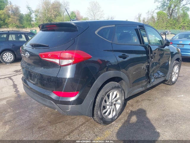 KM8J23A49HU261130 Hyundai TUCSON SE