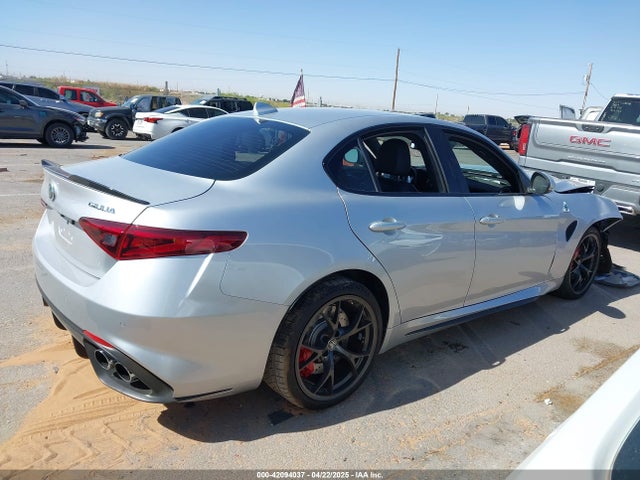 Alfa Romeo giulia (952) 2018 ZARFAEAV5J7576843 Image 13