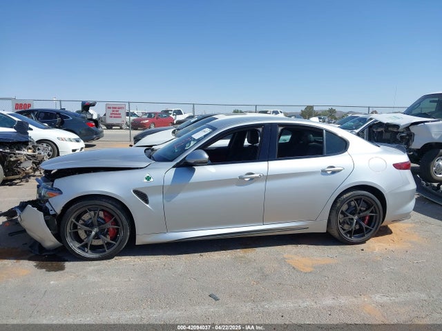 Alfa Romeo giulia (952) 2018 ZARFAEAV5J7576843 Image 14