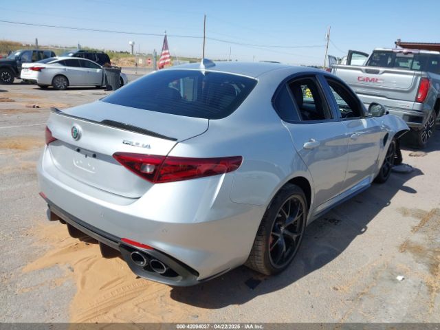 2018 ALFA ROMEO GIULIA ZARFAEAV5J7576843 Photo 3