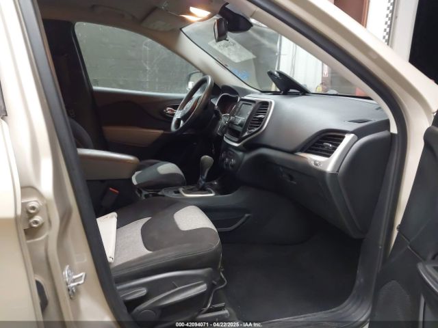 1C4PJMAB6EW253010 Jeep Cherokee Sport