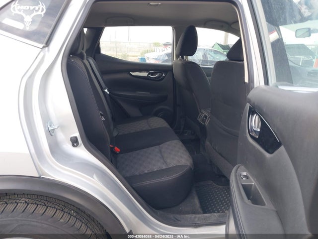 JN1BJ1CR7HW101960 Nissan Rogue Sport Sv