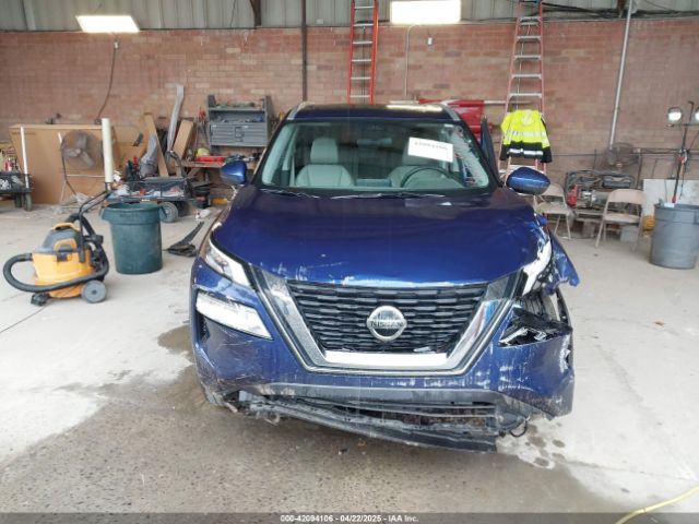 5N1AT3BB9MC828916 Nissan Rogue Sv Intelligent Awd