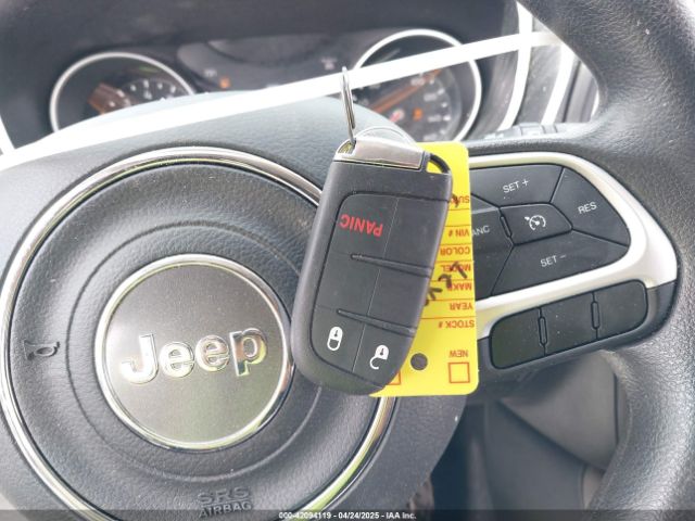 3C4NJDAB3JT245518 Jeep Compass Sport 4x4