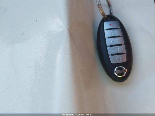 JN8AT2MV9HW019771 Nissan Rogue Sl