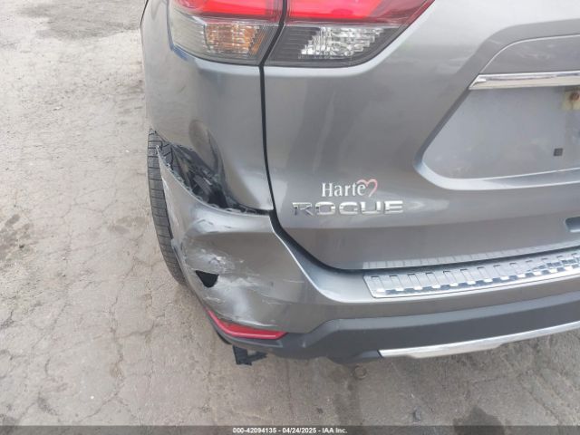 JN8AT2MV9HW019771 Nissan Rogue Sl