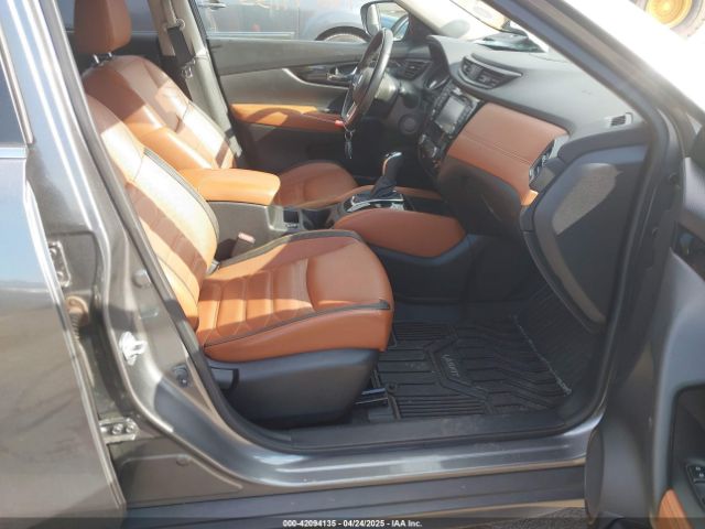 JN8AT2MV9HW019771 Nissan Rogue Sl