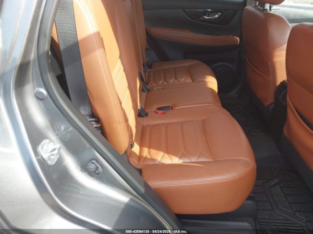 JN8AT2MV9HW019771 Nissan Rogue Sl