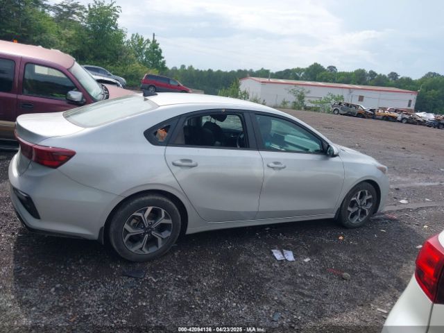 3KPF24AD1ME290811 KIA Forte Lxs
