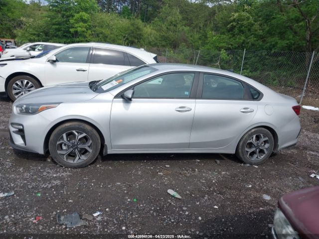 3KPF24AD1ME290811 KIA Forte Lxs